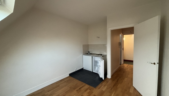 Pièce principale avec coin cuisine